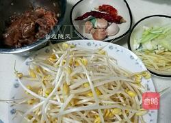 肉片黄豆芽的做法图解2