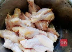 鸡翅根炖毛豆的做法图解1