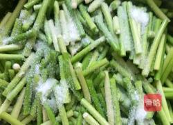 蒜台炒肉的做法图解2