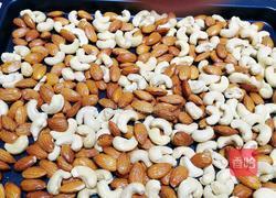 椒盐腰果杏仁的做法图解3