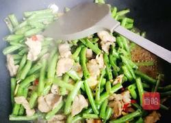 干煸豇豆炒肉片的做法图解7