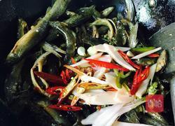 川味泡菜麻麻耙泥鳅的做法图解7