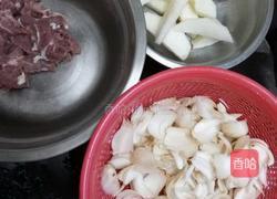 雪梨百合瘦肉汤的做法图解1