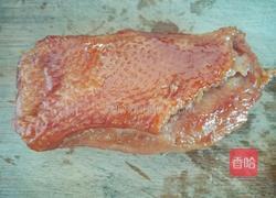 蒜苗炒鸭胸的做法图解1