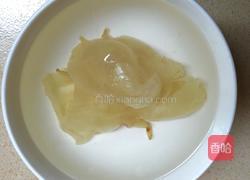 花胶炖鸡汤的做法图解3