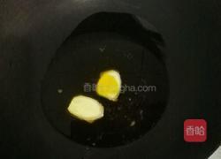 杏鲍菇炒腊肠的做法图解3