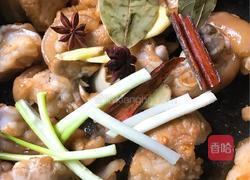 秘制红烧猪蹄的做法图解7