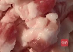 柿子椒炖肉的做法图解2