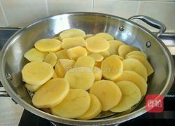 土豆虾球的做法图解1