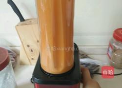 鲜榨胡萝卜汁的做法图解2