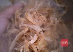 新鲜松茸鲍鱼边鸡汤的做法图解1