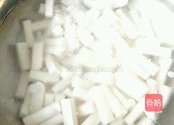 韩式辣白菜炒年糕的做法图解1