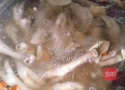 药膳鸡爪汤的做法图解4
