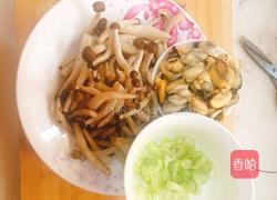 淡菜肉炒蘑菇的做法图解1
