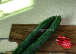 爽口黄瓜条的做法图解1