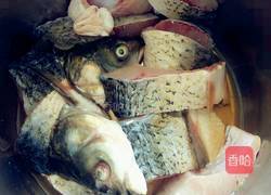 蒸剁椒鳙鱼的做法图解1