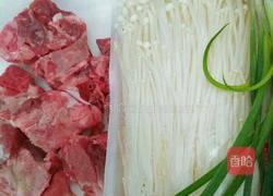 排骨金针菇汤的做法图解1