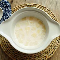 奶香蜜瓜炖苹果的做法[图]