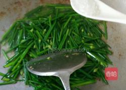 瘦肉炒韭菜花的做法图解8