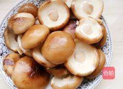 香菇鸡块的做法图解1