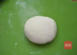 Illustration of how to make pansi flower rolls 4