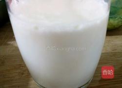李子牛奶蛋花汁的做法图解4