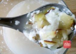 李子牛奶蛋花汁的做法图解6