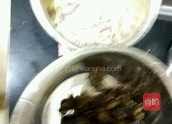蚝油鱿鱼炒木耳的做法图解1