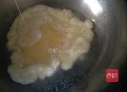 鸡蛋面条的做法图解3