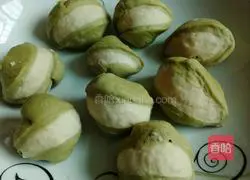 Illustration of two-color dumpling wrappers 7