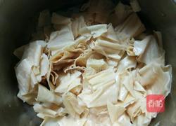 青椒炒豆腐皮的做法图解1