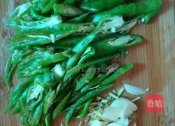 青椒炒豆腐皮的做法图解2