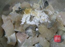 椒盐鱼块的做法图解1