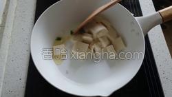 龙利鱼豆腐煲的做法图解5