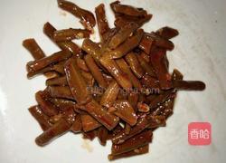 酸豆角炒包心菜的做法图解2