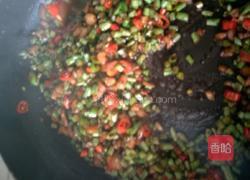 酱香豇豆肉丁炒辣椒的做法图解9