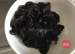 木耳拌鸡蛋的做法图解2
