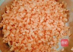 胡萝卜肉馅包子的做法图解2