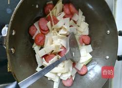 泡椒春笋炒香肠的做法图解8