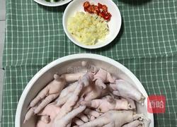 凉拌鸡脚的做法图解1