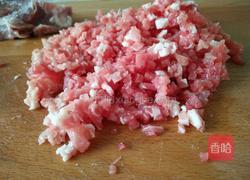 羊肉胡萝卜饺子馅的做法图解1