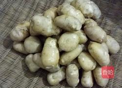 土豆丝榨广椒的做法图解1