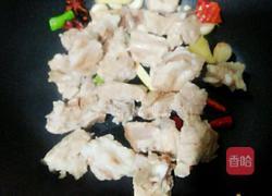 胡萝卜香菇焖排骨的做法图解4