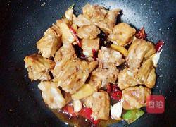 胡萝卜香菇焖排骨的做法图解5