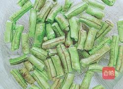 豆角焖面的做法图解1