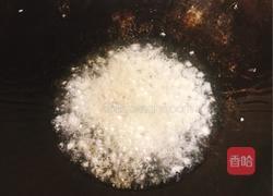 海蜇丝炒年糕的做法图解2