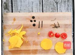 卡通吐司南瓜牛奶水果早餐的做法图解3