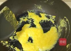 蟹黄豆腐煲的做法图解2