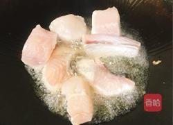 香煎巴沙鱼块的做法图解2