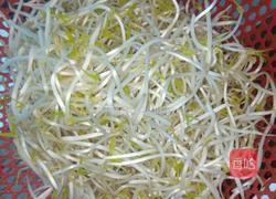 蒜香韭菜花炒豆芽的做法图解2